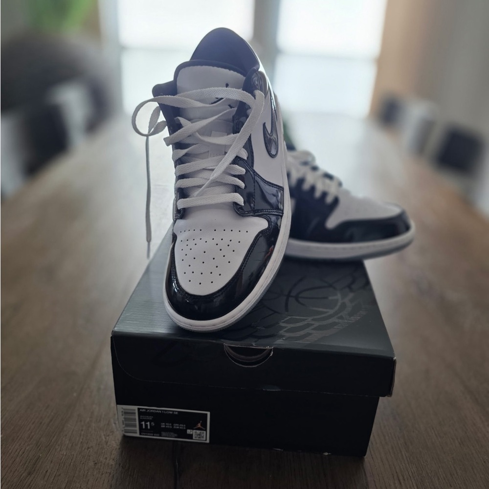 Jordan 1 Concord low.. Jordan Air Low SE Black and White